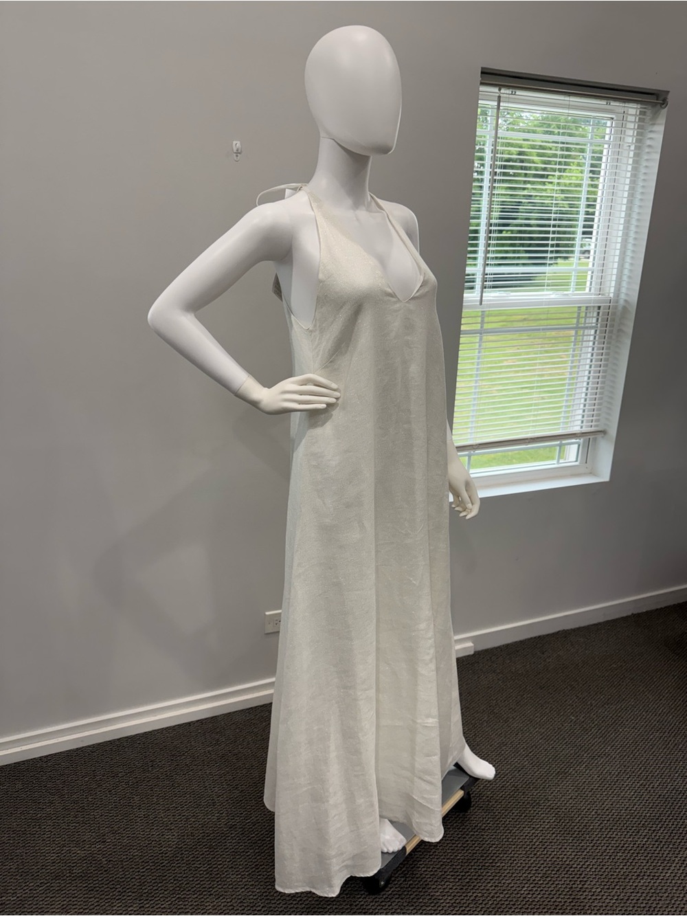 Sleeveless White V-Neck Maxi Dress With Subtle Silver Shine - Picture 3 of 9